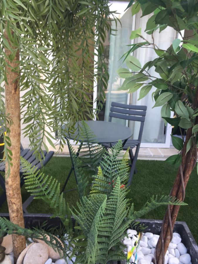 Chez Sandy Bed and Breakfast Aubagne Exterior foto